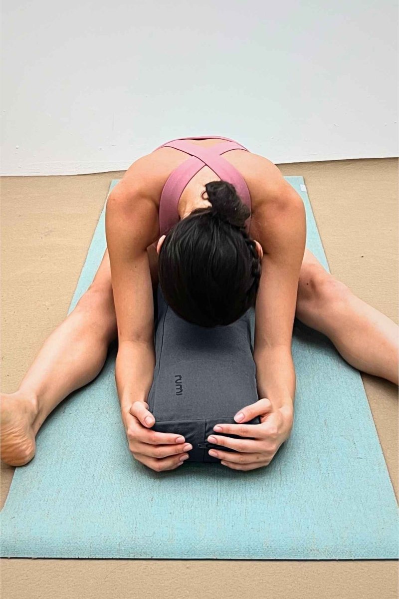 Rumi Earth - Cotton Yoga Bolster – Lean - Graphite - RU - YCB - LN - GE - Yoga Props